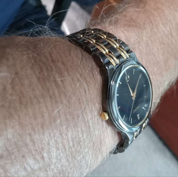 TWO TONE SEIKO Unisex WATCH 7N22 7041 Black and Gold, Slim Case, Date Working - Picture 3 of 7